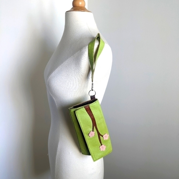 HANDMADE Leather Green and Pink Cherry Blossom Wristlet Floral Large Wallet - Picture 3 of 7